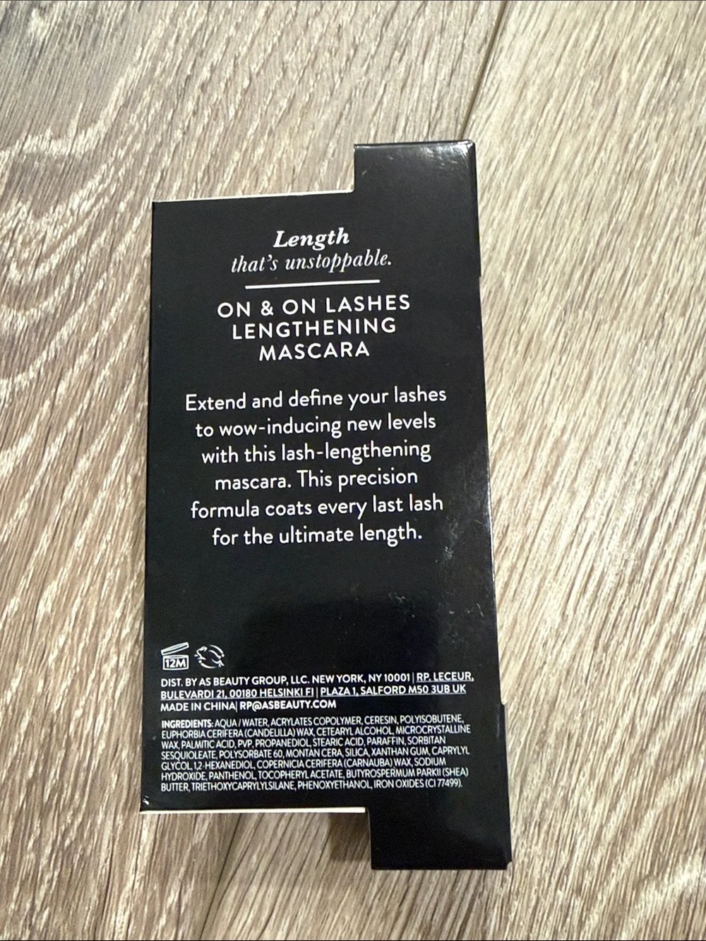 Laura Geller On & On Lashes Lengthening Mascara – Black with Gold Accents